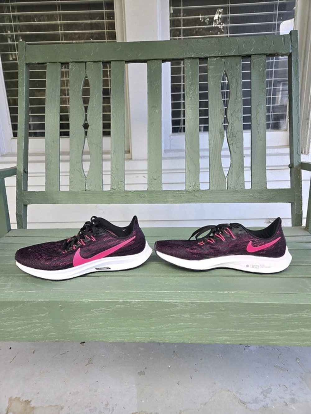 Nike Black & Pink US 9 Athletic Shoes